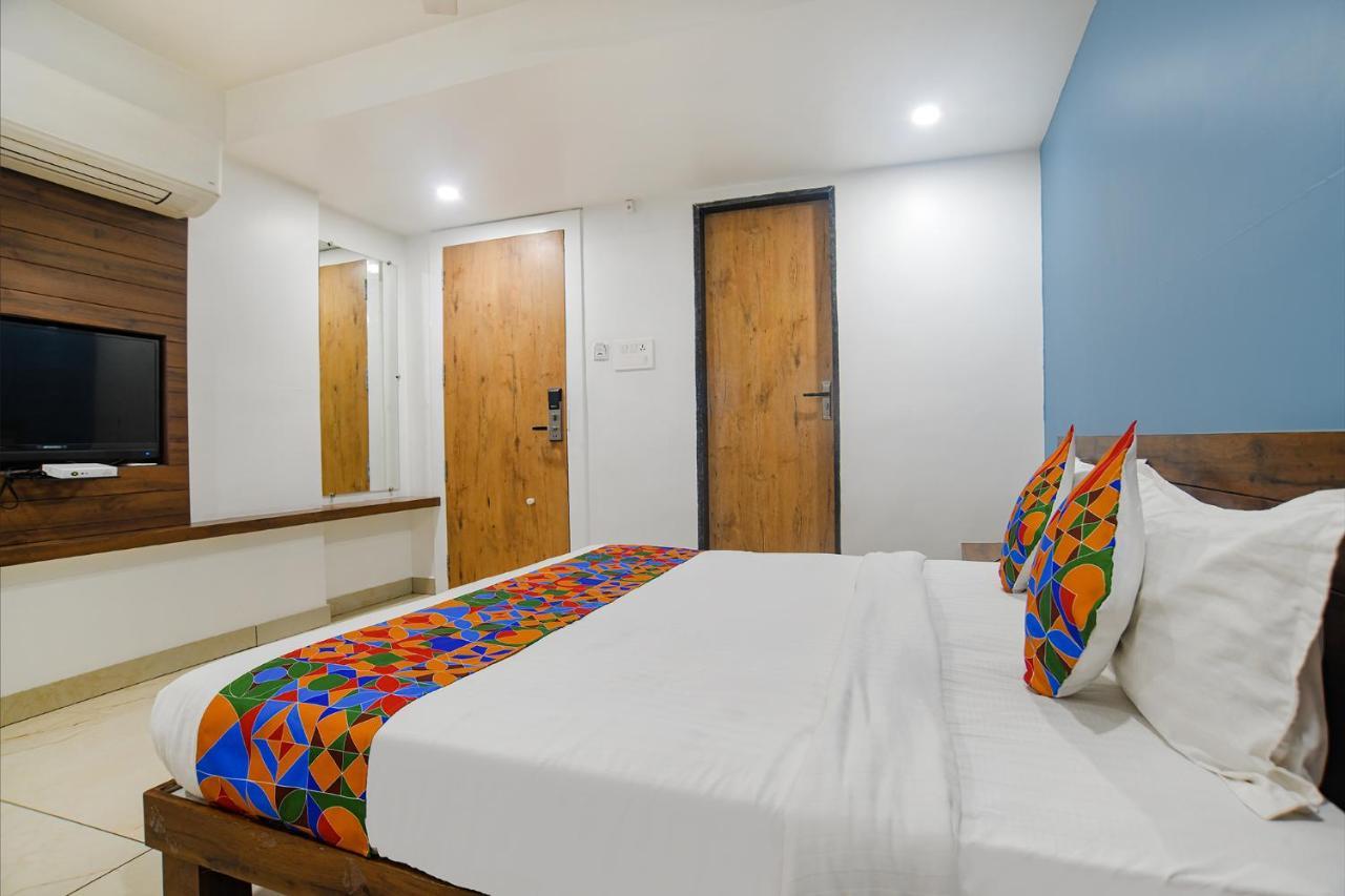 Fabhotel Blue Marine Индор Екстериор снимка